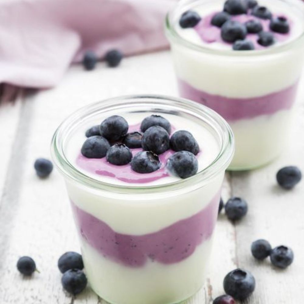 10 collations pour lutter contre le stress au travail - yaourt aux myrtilles
